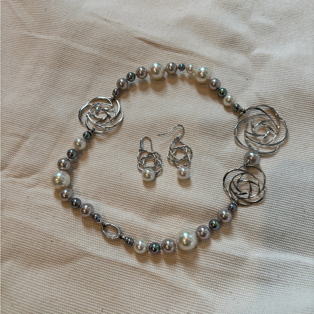 Majorica Silver and multi Pearl Necklace with Intricate Wire Designs